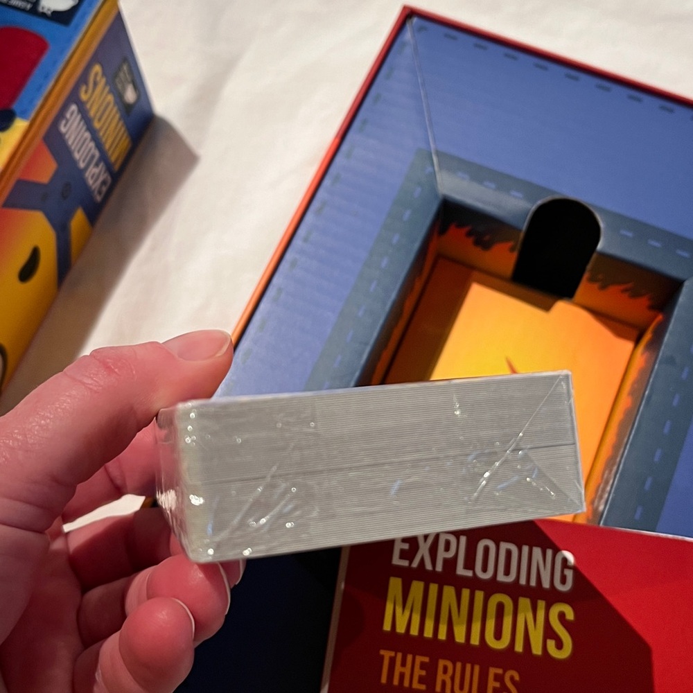 NWOT Exploding Minions Card Game - Picture 4 of 4